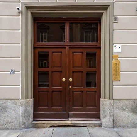 Guesthost - Porta Susa Elegant & Design * トリノ