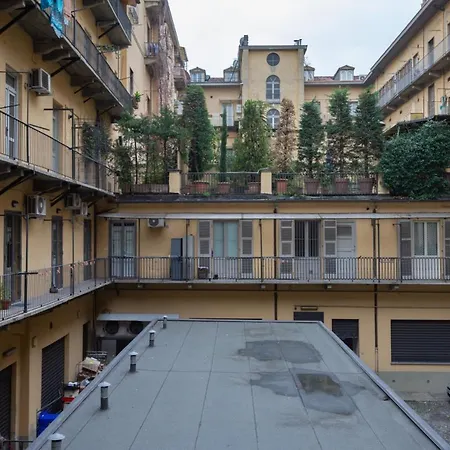 Guesthost - Porta Susa Elegant & Design Appartement