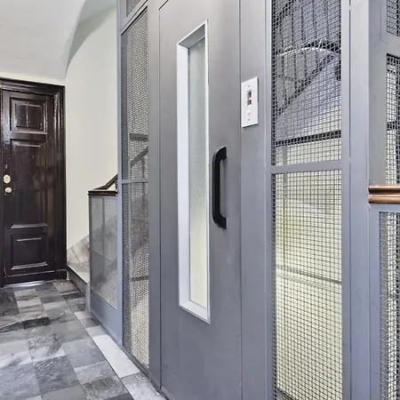 Guesthost - Porta Susa Elegant & Design * トリノ