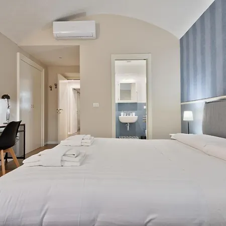 Guesthost - Porta Susa Elegant & Design * トリノ