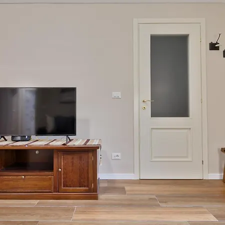 Guesthost - Porta Susa Elegant & Design トリノ