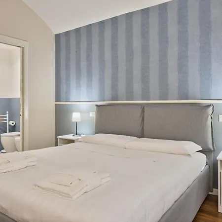 Guesthost - Porta Susa Elegant & Design Appartement Turin
